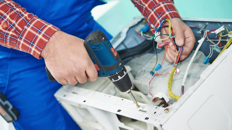 Karamürsel Amana Amana çamaşır makinesi kart tamiri – Su almama arızası orijinal parça ile giderildi. - Teknik servis örneği